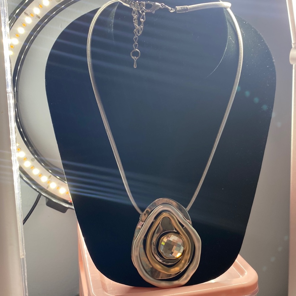 Big pendant necklace